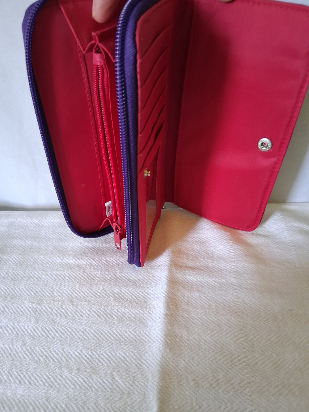 Red Patterned Women's Zip Wallet with Purple Trim and Hat Motif - Picture 3 of 4